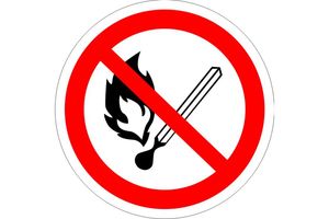 Р02 Запрещается пользоваться открытым огнем и курить (металл)