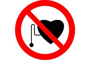 Р11 Запрещается работа (присутствие) людей со стимуляторами сердечной деятельности (пластик)
